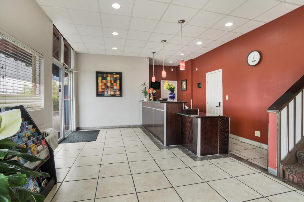 Americas Best Value Inn Tulsa I-44 Oakhurst Exterior photo